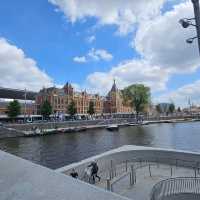 "Discover Amsterdam: A Blend of History, Culture, and Modern Charm"