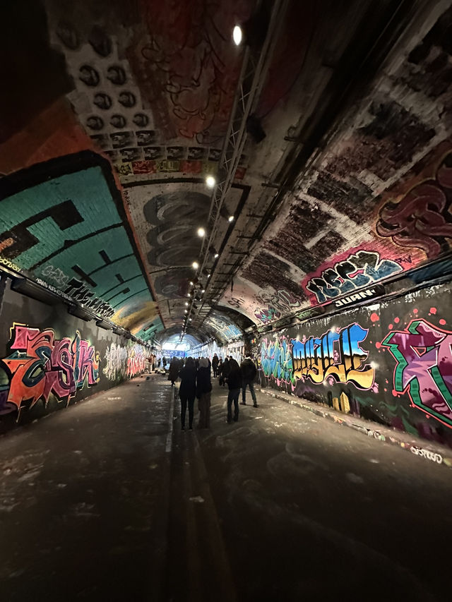 倫敦Leake Street Arches探秘：街頭藝術的自由殿堂