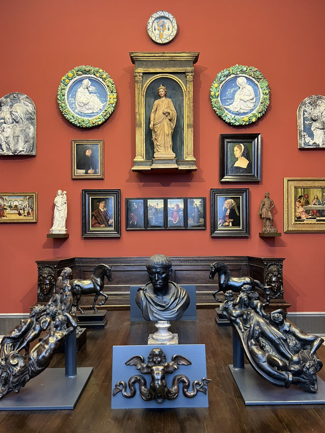 Where Art Meets Timeless Beauty 🏛️🇩🇪