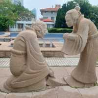 Qingdao, Nice statues
