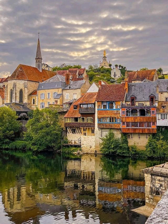 🏞️ Reflections of Time – Argenton-sur-Creuse, France