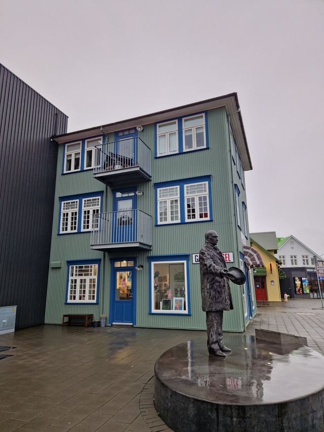 Visiting Iceland on a Budget – Guide & Tips 🇮🇸💙