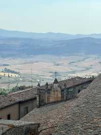 Top places in Volterra to get your dream panorama photos of Tuscany
