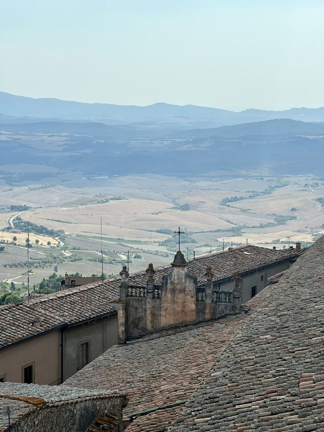 Top places in Volterra to get your dream panorama photos of Tuscany