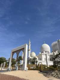 ๐๏ธ Abu Dhabi โ Luxury, Culture & Desert Skies ๐๐๏ธ