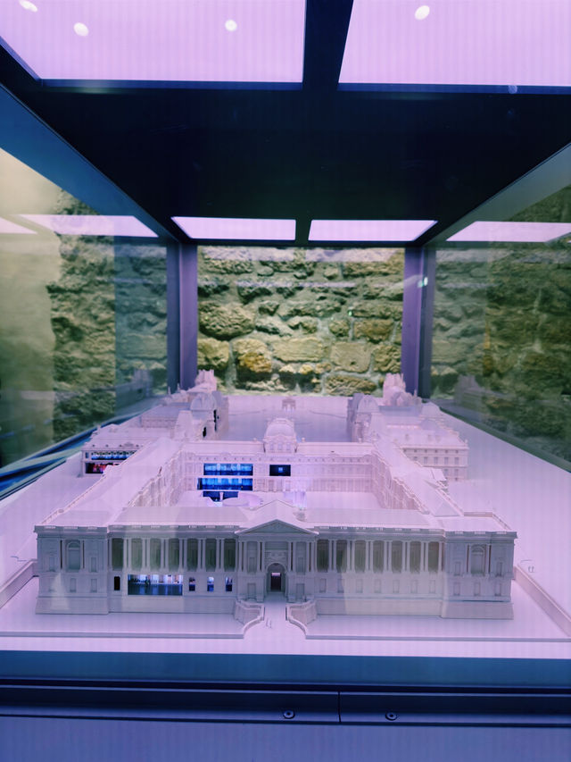 พิพิธภัณฑ์ลูฟวร์ Musée du Louvre มีอะไรบ้าง?? พิพิธภัณฑ์ลูฟวร์ Musée du Louvre มีอะไรบ้าง??