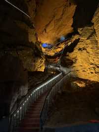 Пещера Желтого дракона обязательна к посещению