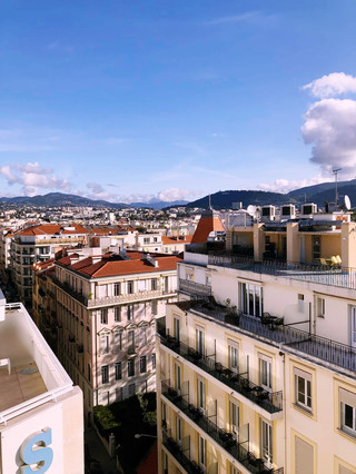 🍴🇫🇷 Nice Bites: A Gastronomic Love Letter to the French Riviera 🌞🥖  