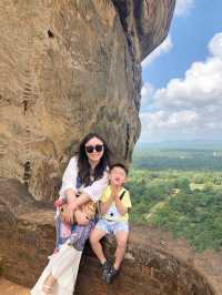 Sri Lanka 🇱🇰 must-visit attraction - Lion Rock