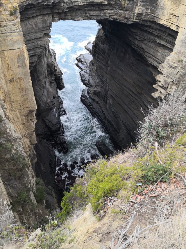 Tasmania's "Devil's Kitchen"