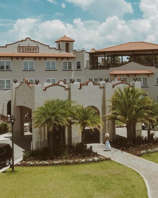 Enter the Enchanting Realm of @ritzcarltonkeybiscayne: Where Dreams Come True! ✨🌟🏰