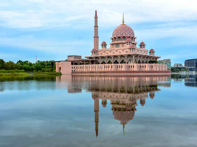 Uncover the Radiant Legends of Kuala Lumpur! ✨🌆