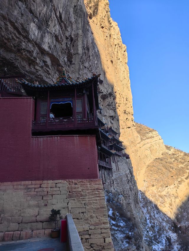 峭壁奇觀：懸空寺