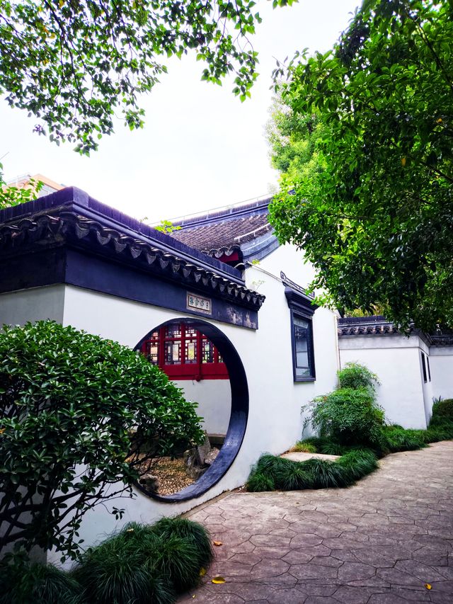 古鐘園，惠南鎮上的一處仿古園林