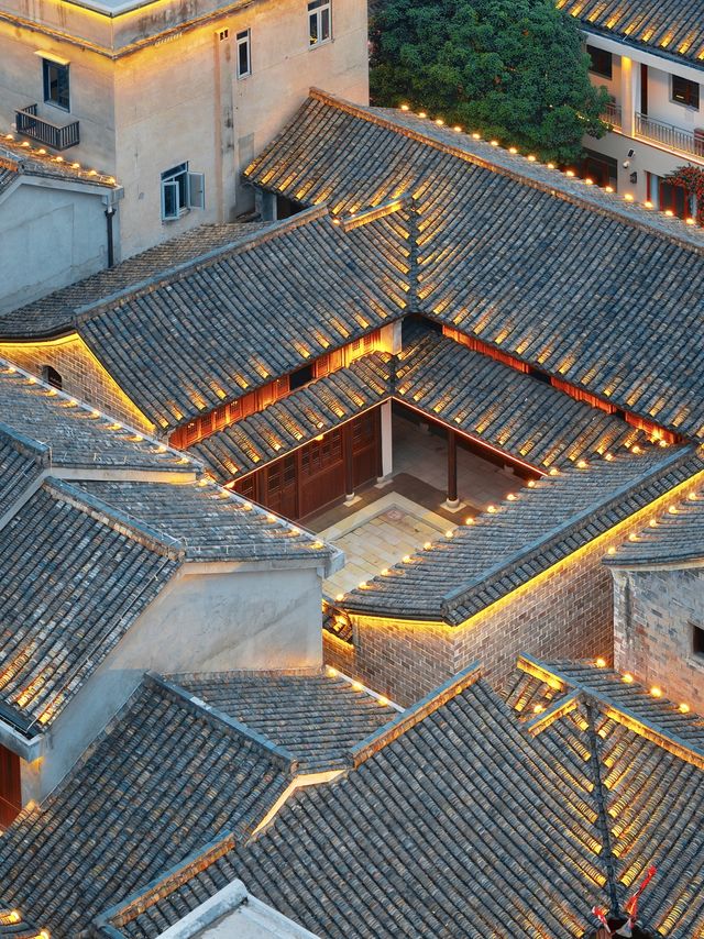 因為李白來過這裡，語文課本才會這麼厚