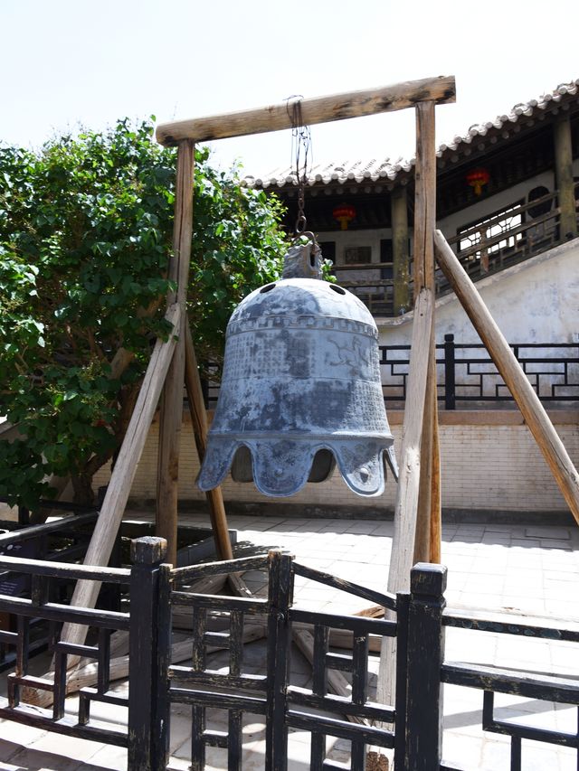 鳴沙山月牙泉  大漠戈壁與清泉共存  真奇妙