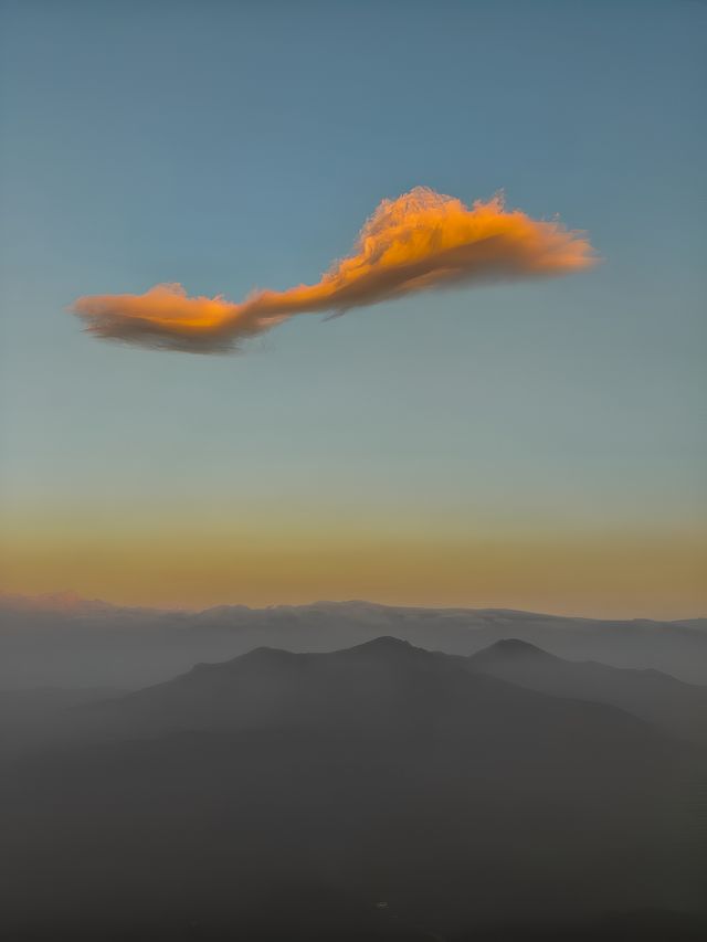 東靈山夜爬星辰大海觸手可及