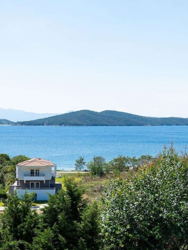 🌟 Greek Getaway Gems: Top Stays in Stagira-Akanthos! 🏖️