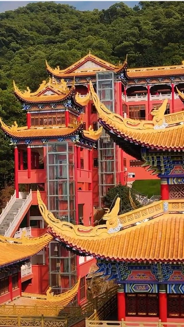 隱藏於東莞大嶺山鎮的一座雄偉壯觀的寺院。