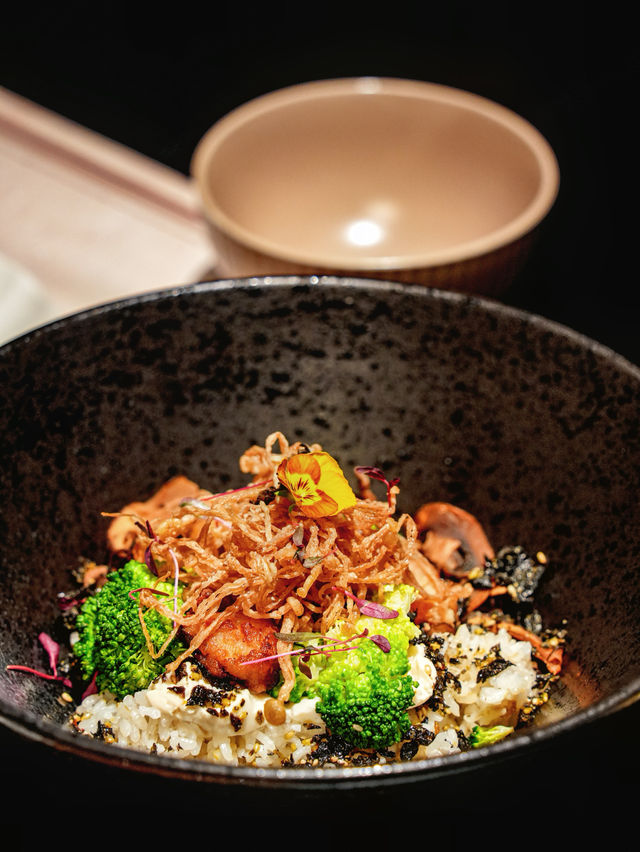 呢間素食餐廳嘅靚景係成都真係數一數二! 呢間素食餐廳嘅靚景係成都真係數一數二!