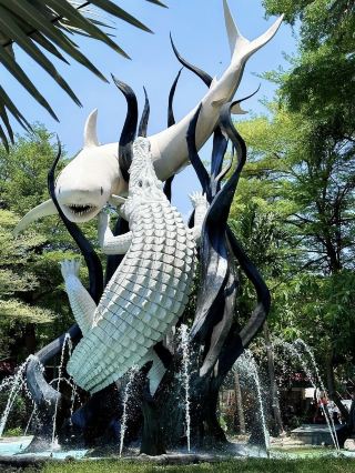 Where to stay in Surabaya, Indonesia? These four Marriott hotels are super convenient for food, drink, and fun!