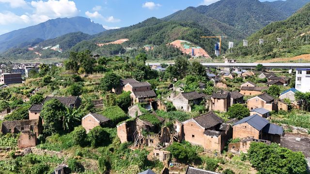 廣西鐘山星寨古村。