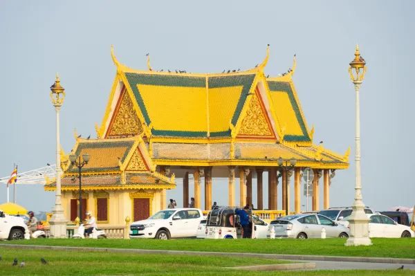Angkor Wat and Phnom Penh: Unforgettable Khmer Memories