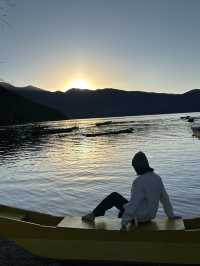 11月的瀘沽湖美如仙境，我想住在這裡不回家了