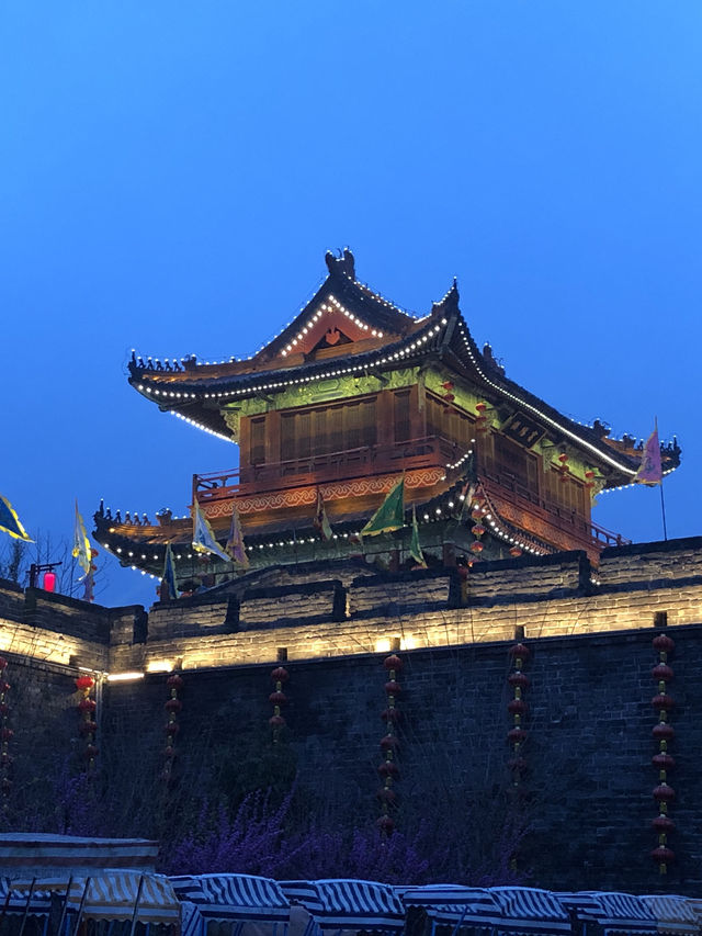 千里江陵一日還，湖北荆州一日遊
