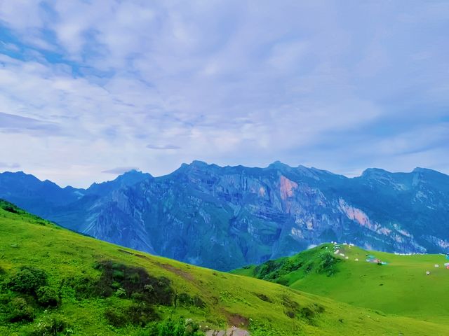 漫步九鼎山，在山巒雲海間找尋心靈的棲息處
