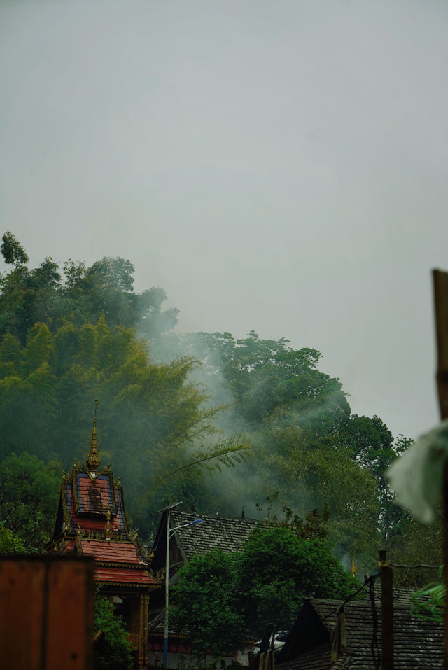 去雲南大山深處做一日布朗族女孩吧
