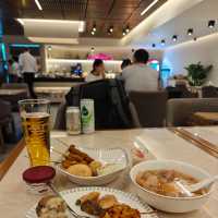 🔥香港機場隱藏版福利！哈根達斯任食嘅神仙休息室被我找到啦！ 