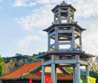 一座融合歷史傳說和自然奇觀的寺廟