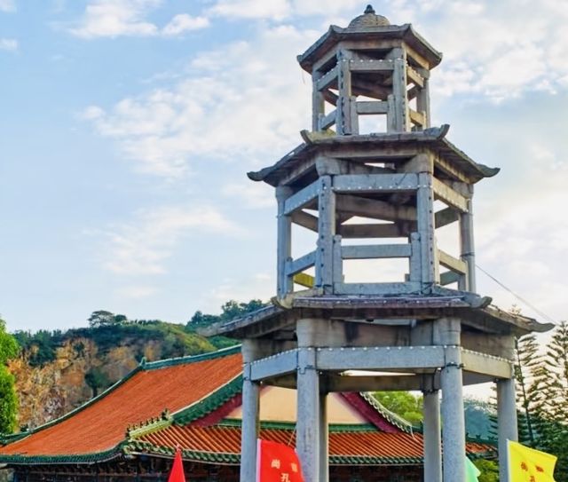 一座融合歷史傳說和自然奇觀的寺廟