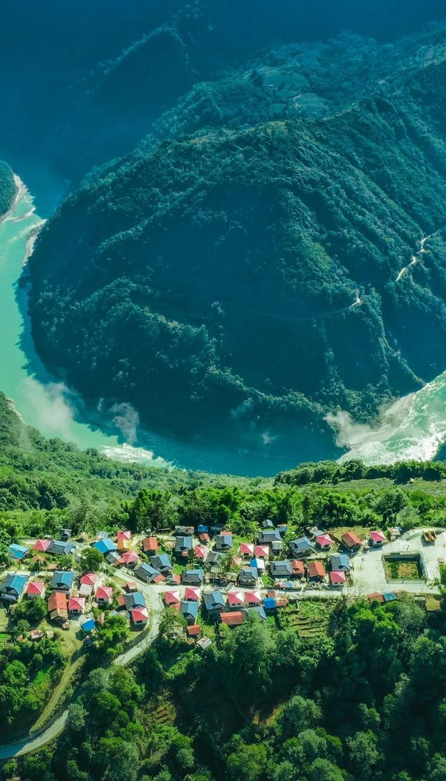 藏喺雲霧中嘅蓮花秘境