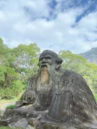 指尖觸碰千年微笑：清源山呼吸實錄
