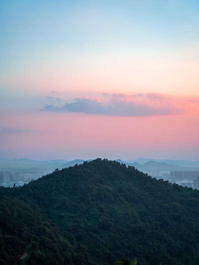 長沙周邊絕美觀景台麻潭山日落隨手拍出電影感 長沙周邊絕美觀景台麻潭山日落隨手拍出電影感