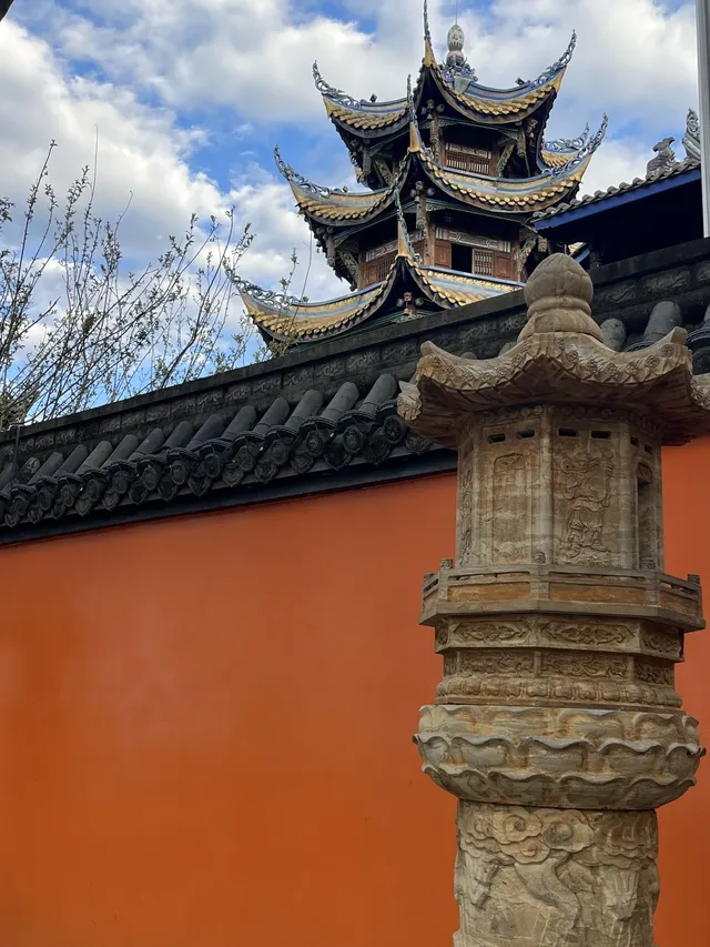 靈鷹寺：愛馬仕橙香味的寺廟，西昌最佳打卡點