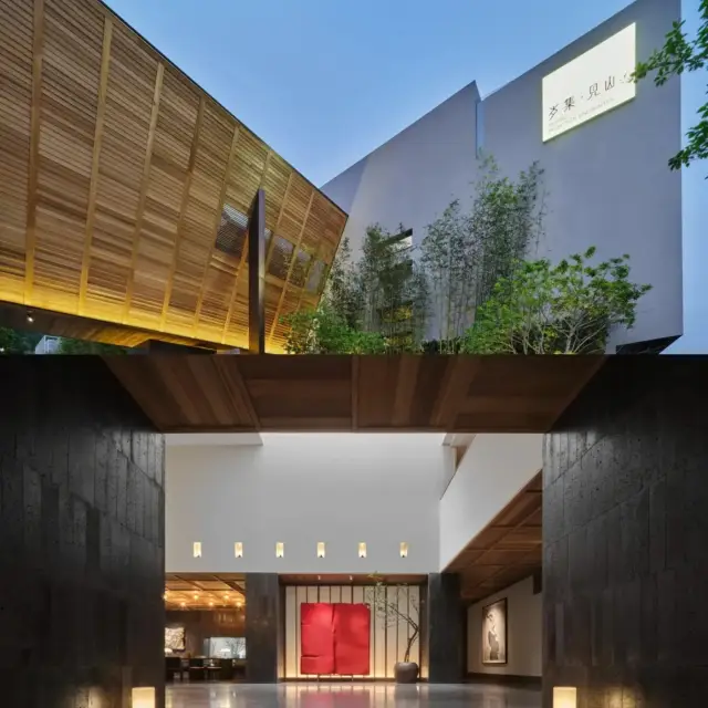 This guesthouse in Guangzhou is stunningly beautiful