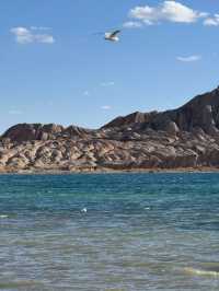 青海托素湖誤入戈壁的藍寶石