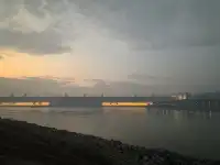 水漲船高,渡兩壩一峽