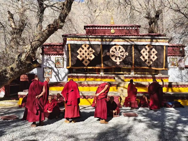 色拉寺值得去兩次!我的波折與圓滿全攻略 色拉寺值得去兩次!我的波折與圓滿全攻略