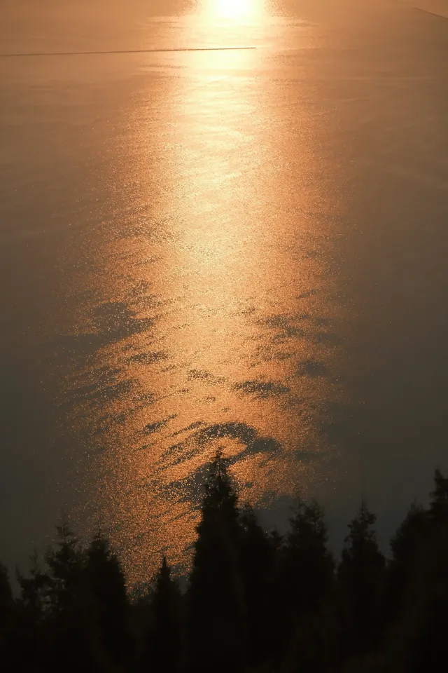 西山貓貓菁日出、晨霧、圓月 西山貓貓菁日出、晨霧、圓月