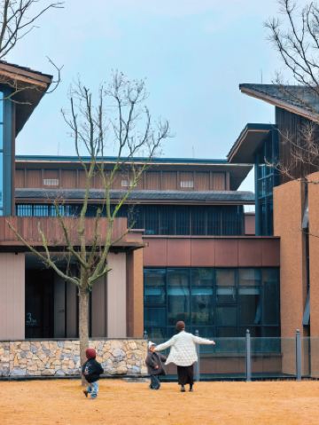 Chengdu 1h | This Huajiantang restaurant brings rice paddies into the courtyard