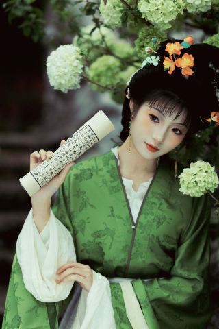 Nanjing Yuyuan Garden | Limited-time April hydrangea display! A stunning portrait of Song Dynasty ladies in Hanfu.