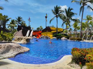 Exceptional Family Resort with Top-Notch Amenities and Service