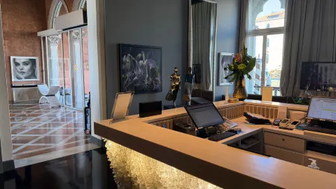 Lovely Hotel with Minor Room Design Flaws and Travel Tips — traveler post in Treviso