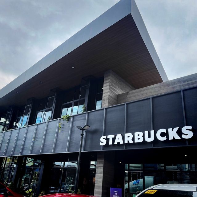 First drive-thru Starbucks in DC!
