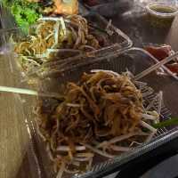 เดินเล่น ช้อปกินเที่ยว ที่จอมเทียน ไนท์มาร์เก็ต 