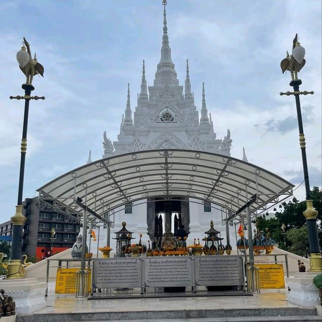 ศาลหลักเมืองสุราษฎร์ สิ่งศักดิ์สิทธิ์คู่เมือง